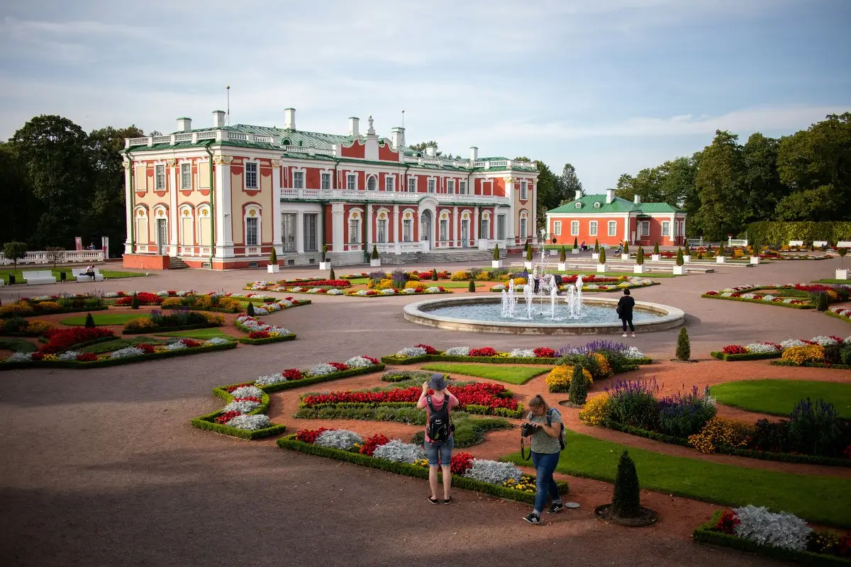 Kadriorg Palace and its flower garden